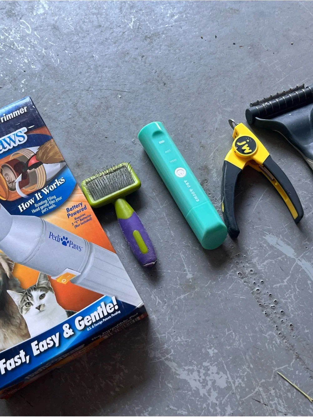 Pet Grooming Tool Kit - nail trimmers big and small Brush & Yellow Nail Clipper